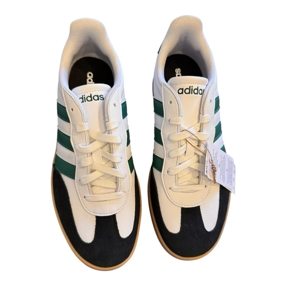 ADIDAS Barreda Sneakers - Cloud White/Collegiate Green/Core Black NIB